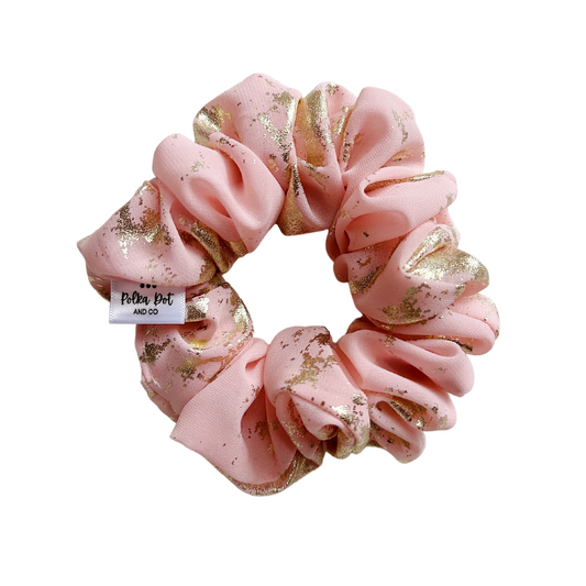 The Chic and Sensible Choice: Scrunchies vs. Hair Ties