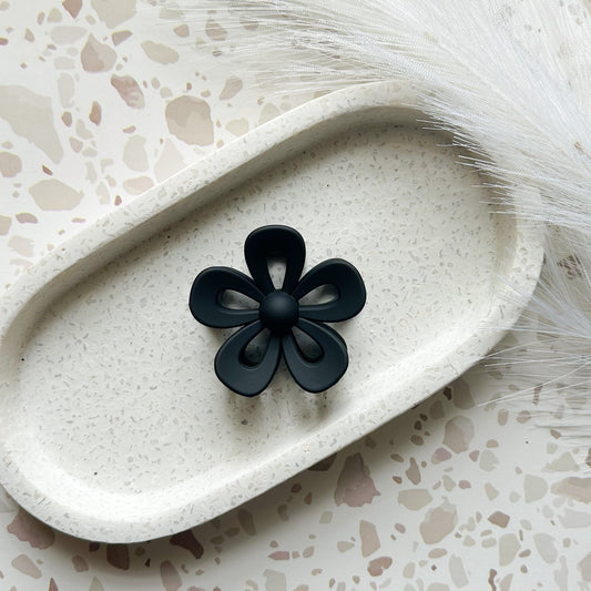 Black Daisy Claw Clip